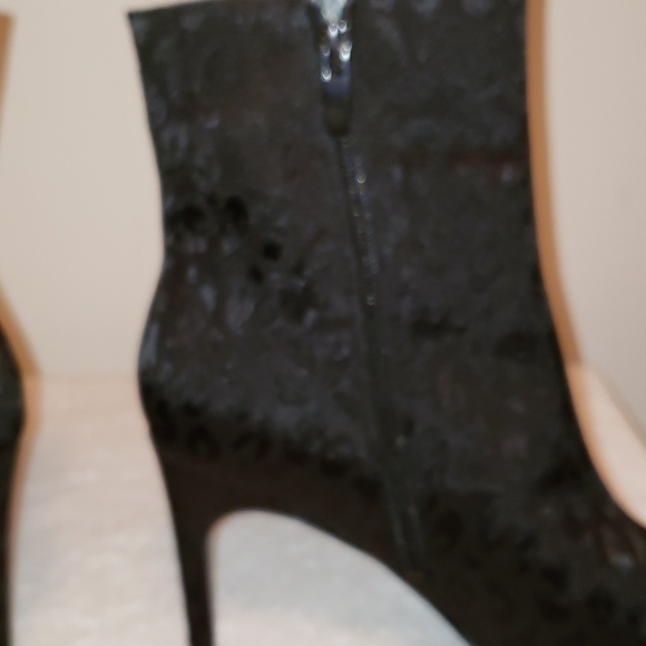Black Print booties - Picture 6 of 6